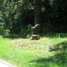 Socha veverky nebo kohouta nebo tak něčeho v Bezdružicích