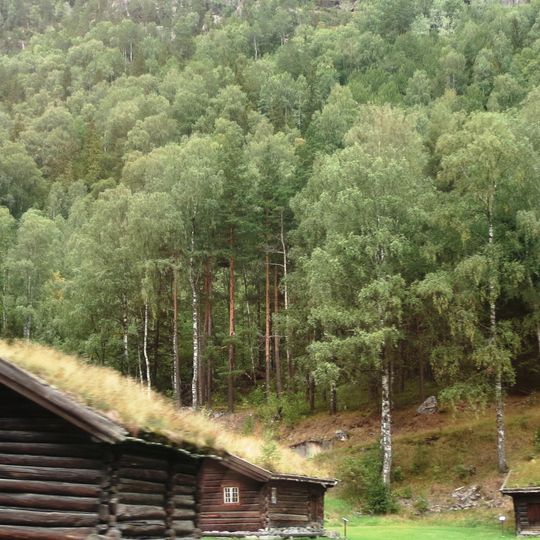 BRYNJULFSRUD - ØVERLAND M/TVEITO, Tinn museum