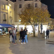 La jeune fille en ville