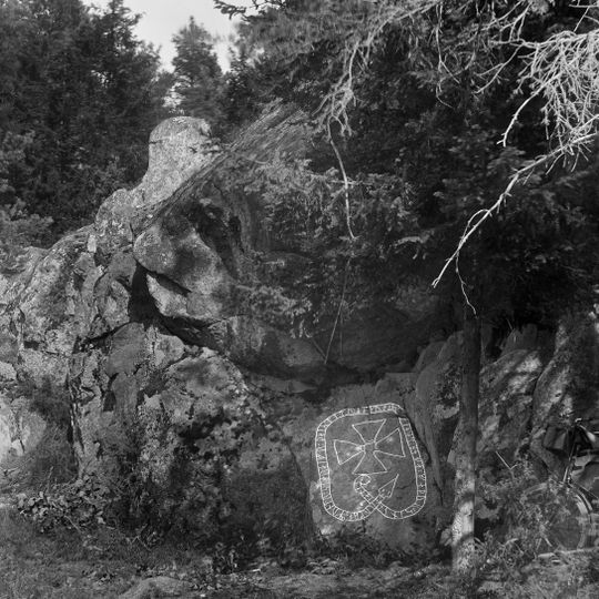 Södermanland Runic Inscription 144