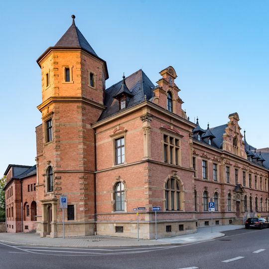 Domherrenstraße 2-4