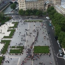 ノートルダム大通路＝ジャン＝ポール2世広場