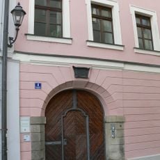 Ehemalige Domdechantei, jetzt Bistumsarchiv, früher auch Starzhausen-, Closen- oder Rechberghof genannt