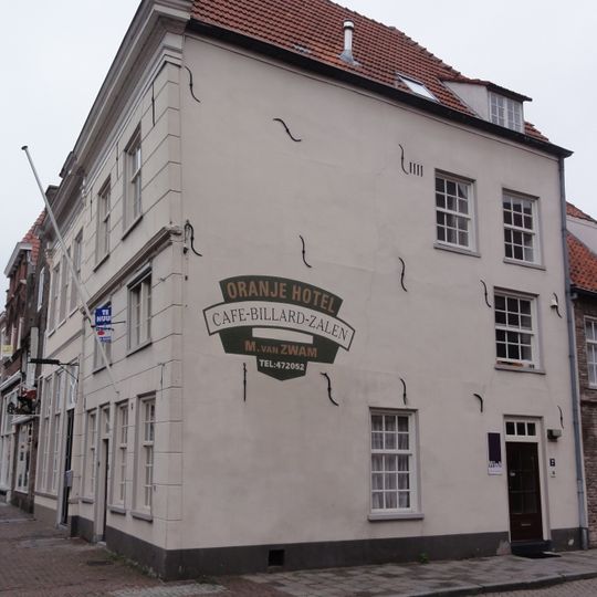 Brugstraat 10, Grave