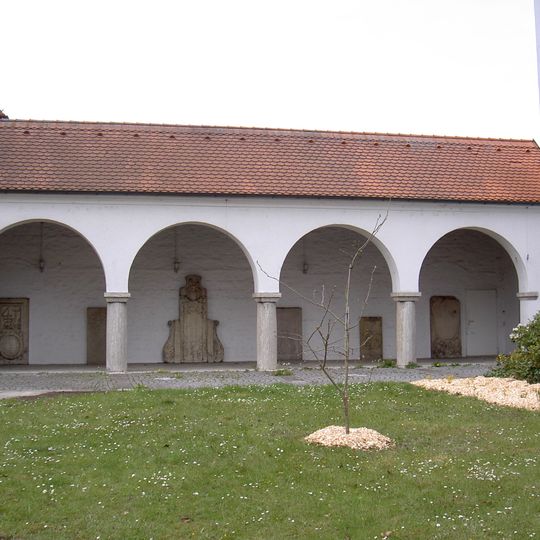 Grabplatten in Weiden in der Oberpfalz Frauenrichter Straße 2