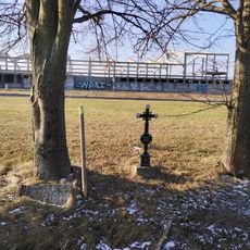 Kříž jižně od silnice na Třeboň