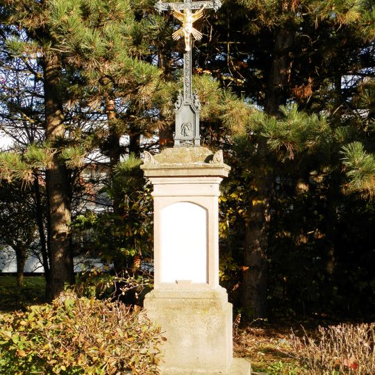 Kříž v areálu nemocnice Bohunice