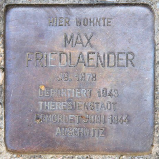 Stolperstein en memoria de Max Friedlaender