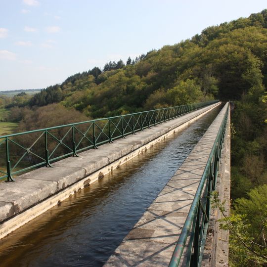 Aqueduc de Montreuillon