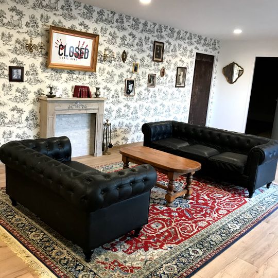 Closed Escape Game