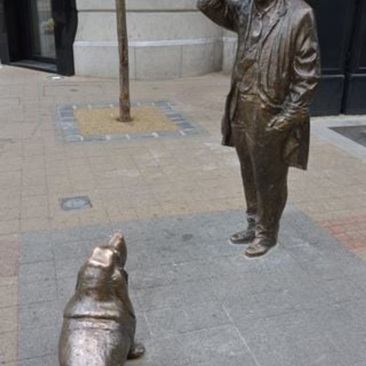 Columbo statue