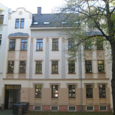 Mietshaus in geschlossener Bebauung mit Vorgarten Geibelstraße 14