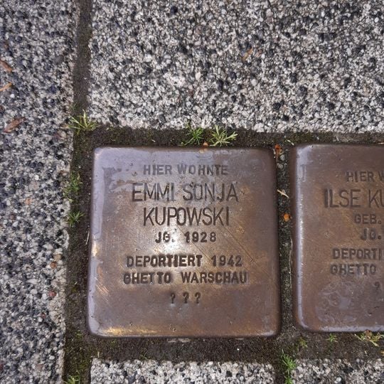 Stolperstein en memoria de Emmi Sonja Kupowski