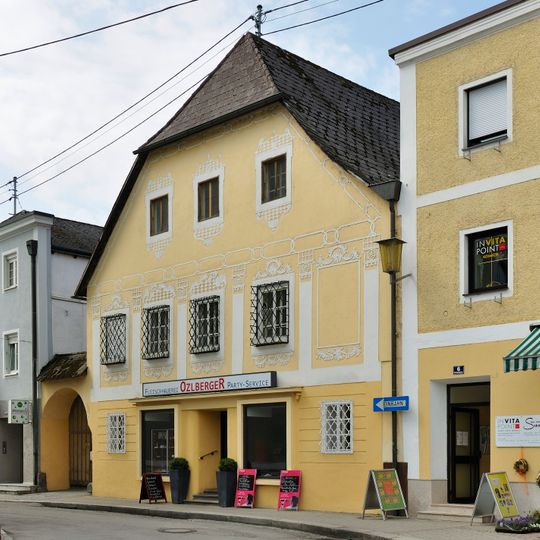 Aschach Kirchenplatz 5