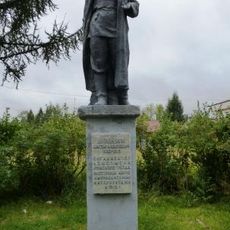 Памятник Минину В.А. (1900−1918), организатору комсомола Кемского уезда (Кемь)