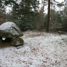 Großsteingrab Midlum 1