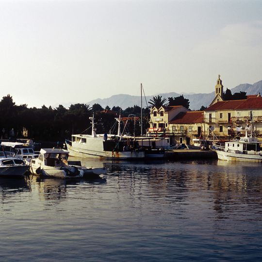 Cultural and historical ensemble of Sućuraj settlement