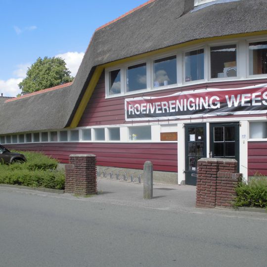 Hoofdgebouw, onderdeel uitmakend van het voormalige gemeentelijke zwembadcomplex