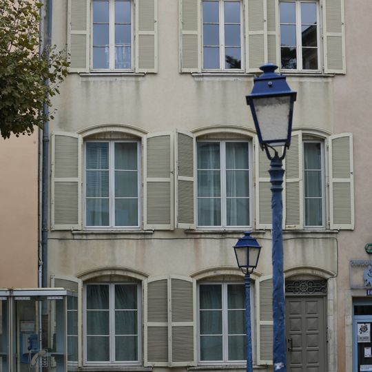 Immeuble, 12 place du Colonel Fabien