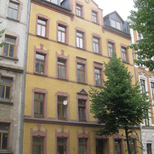 Mietshaus in geschlossener Bebauung Zietenstraße 61