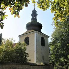 Zvonice u kostela svaté Barbory jižně od Zahrádek