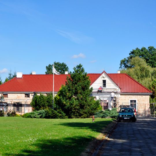 Zespół dworski w Karolewie