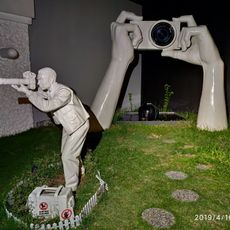 Statue