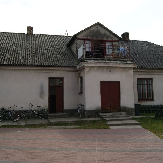 Karczma, ob. szkoła