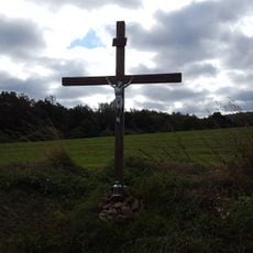 Kříž u staré cesty severně od Křešína