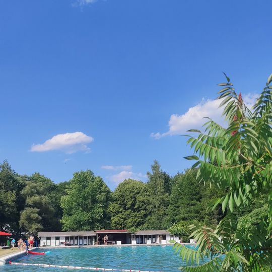 Natursteinbad Mellenbach