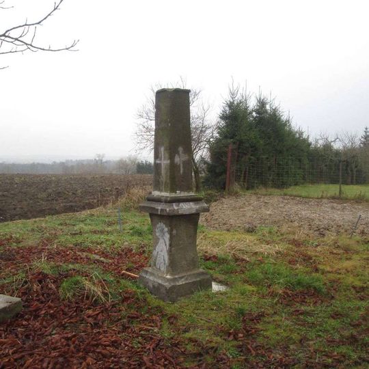 Kříž u Dolní Kamenice u zatáčky