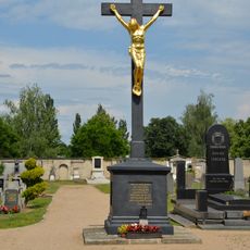 Central cross at Terezín cemetery