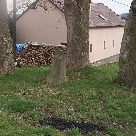 Kříž na rozcestí v Mírkovicích