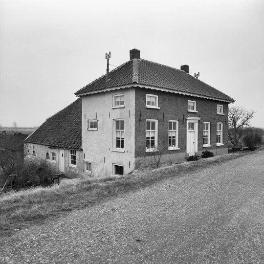 Lekbandijk 87, Ravenswaaij