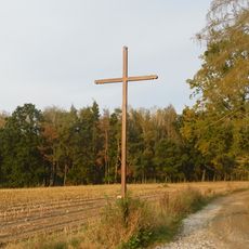 Kříž u cesty k zaniklé tvrzi Hadrburg u Termesiv