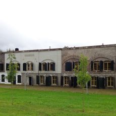 Fort Nieuwersluis: Bomvrije kazerne (Gebouw B)