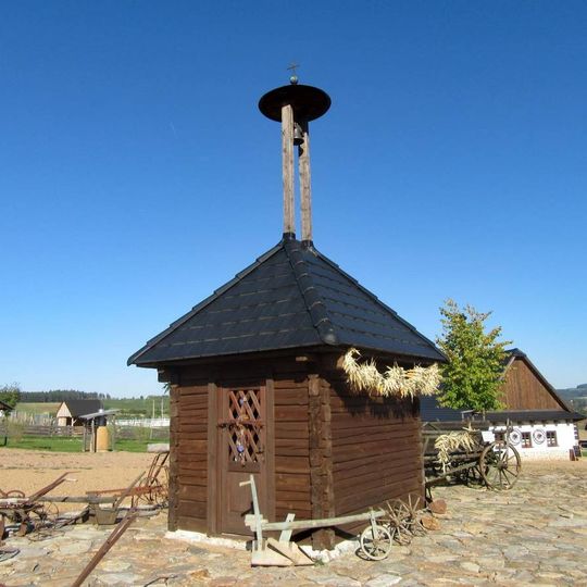 Kaple v Bystřici nad Perštejnem ve skanzenu