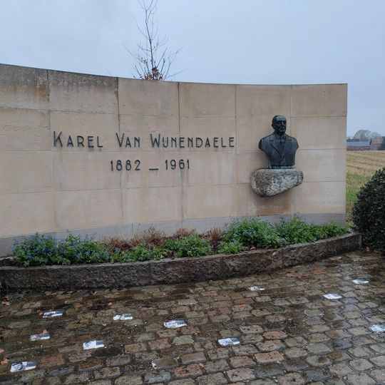 Monument Karel van Wijnendaele