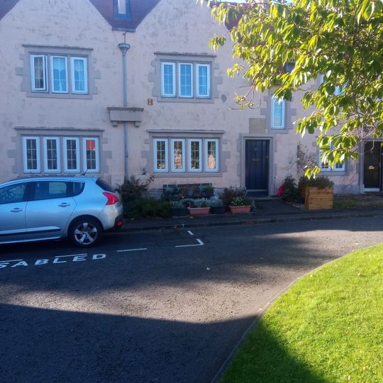 14 Earl Haig Gardens, Trinity, Edinburgh