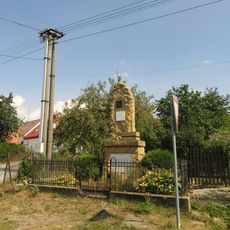 Pomník padlým v Plinkoutu na křižovatce