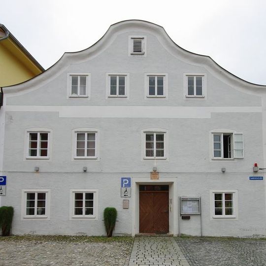 Ehemals Wohnhaus, jetzt Wohn- und Geschäftshaus, sogenanntes Petershaus