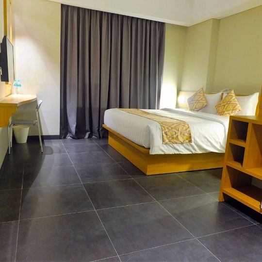 Maple Hotel Grogol