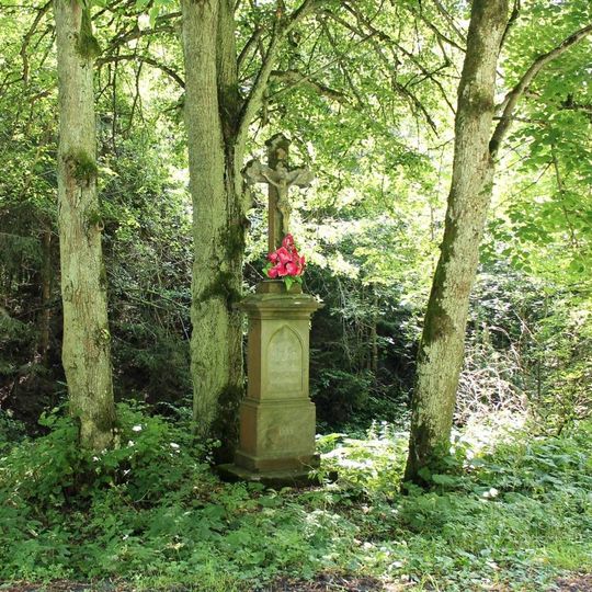 Kříž východně od Malého Vrbna na rozcestí