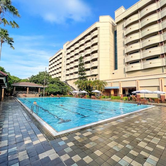 Sunlake Waterfront Hotel Resort & Convention
