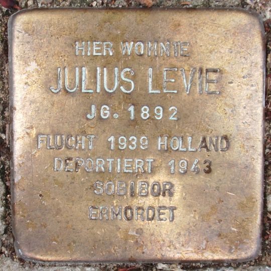Stolperstein en memoria de Julius Levie