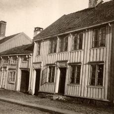 GRØNNINGGÅRDEN ( TIDL. ERLING SKAKKESGT 13) Trøndelag fol