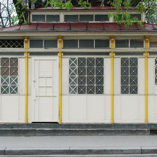 Toilet building on Richard-Wagner-Platz