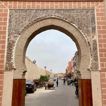 Marrakesz z rodziną: pałace, ogrody i bazary do odkrywania z dziećmi