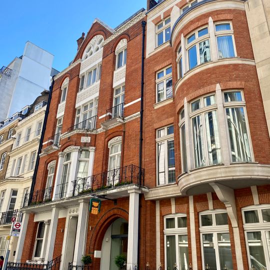 8, Stratton Street W1