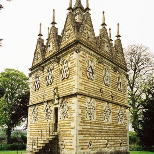 Rushton Triangular Lodge
